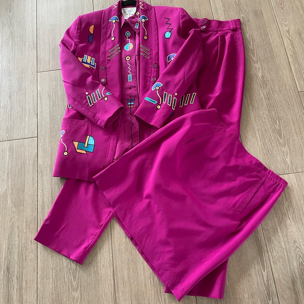 Gary Fabrikant 4-piece Suit - size 8